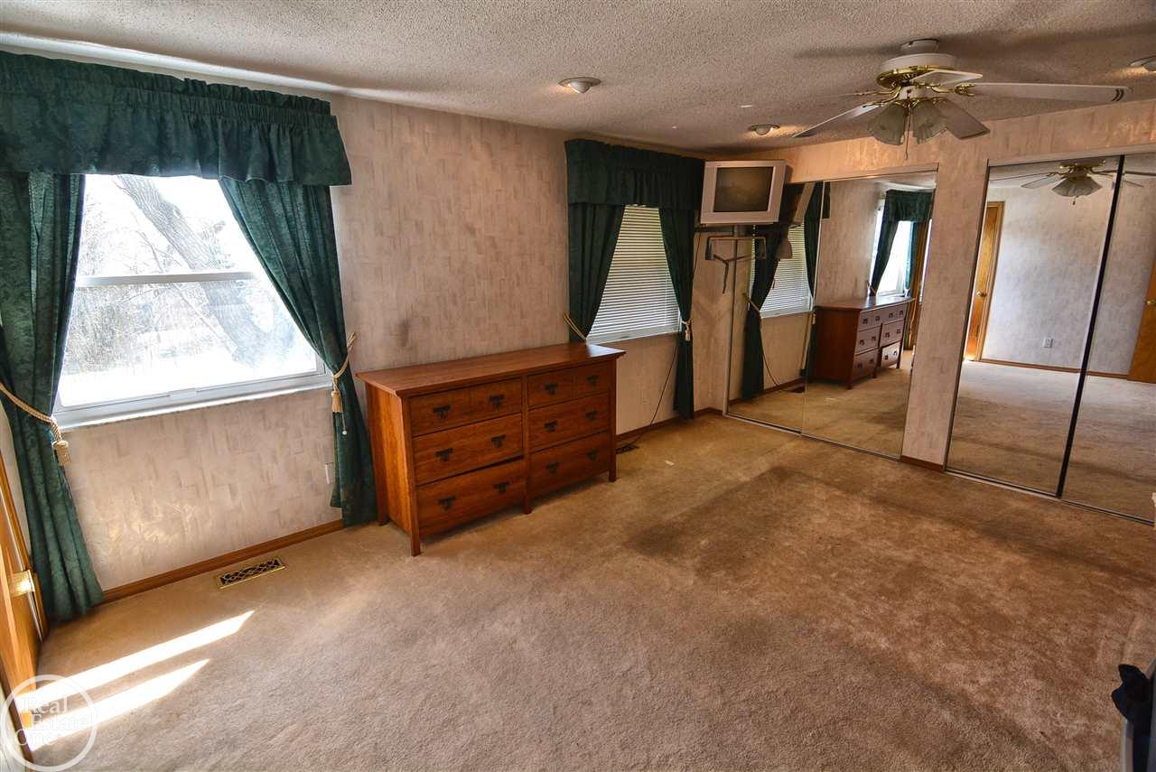 4817 Auburn Road Utica, MI 48317 - Photo 20 of 28 31345583-19.JPG