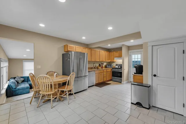 $669,999 | 20 Tulip Road, Kings Park, NY 11754