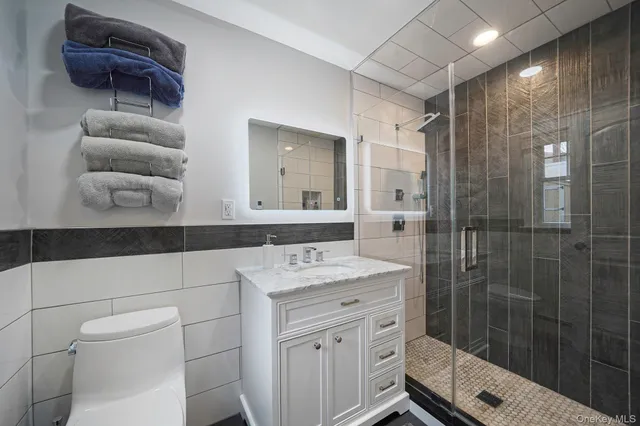 $669,999 | 20 Tulip Road, Kings Park, NY 11754