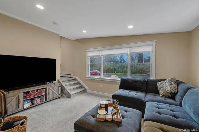 $669,999 | 20 Tulip Road, Kings Park, NY 11754