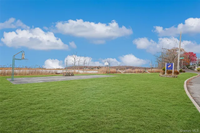 $669,999 | 20 Tulip Road, Kings Park, NY 11754