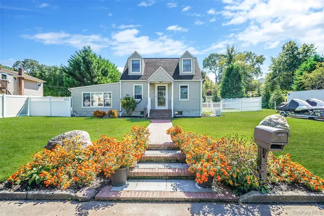 $669,999 | 20 Tulip Road, Kings Park, NY 11754