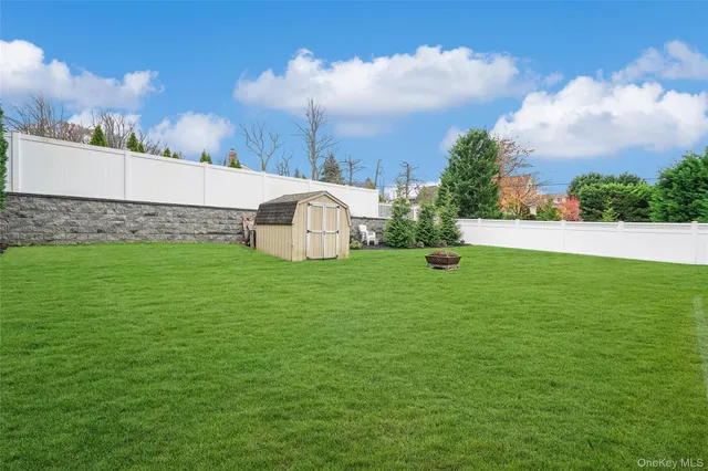 $669,999 | 20 Tulip Road, Kings Park, NY 11754