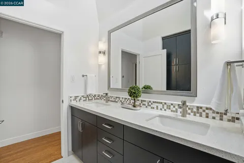 $2,095,000 | 260 Corliss Drive, Moraga, CA 94556