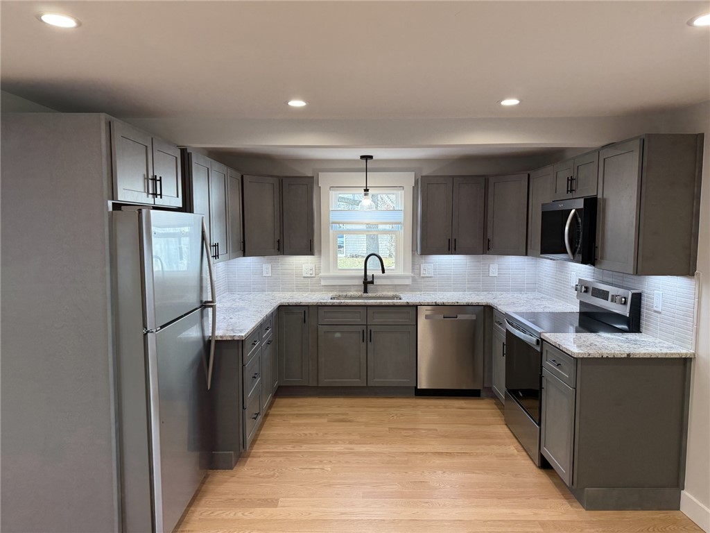 863 Main Street, Unit 1 East Greenwich, RI 02818 - Photo 2 of 11