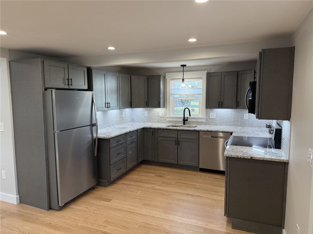 863 Main Street, Unit 1 East Greenwich, RI 02818 - Photo 3 of 11