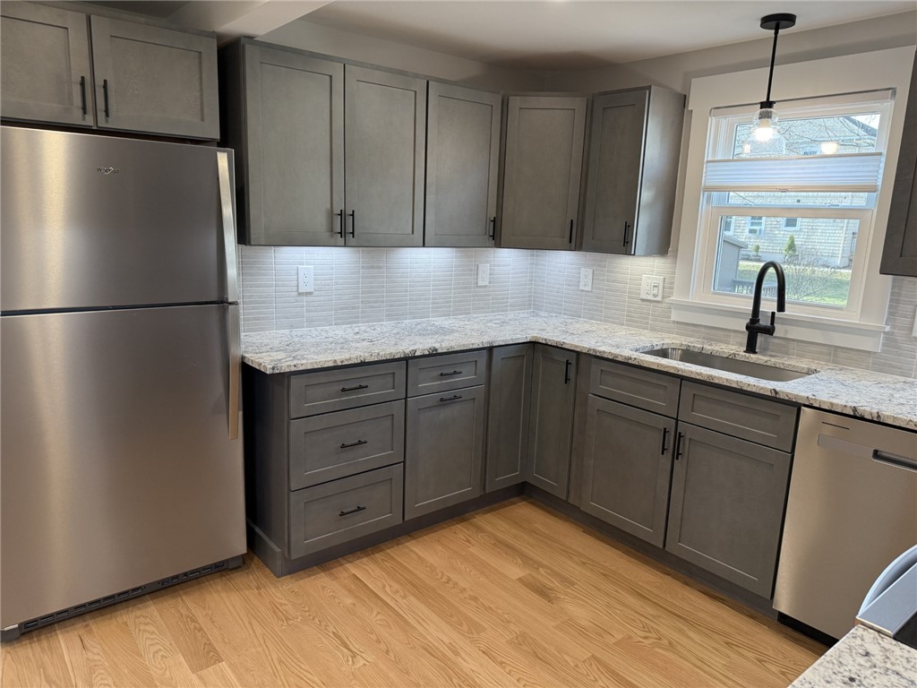 863 Main Street, Unit 1 East Greenwich, RI 02818 - Photo 4 of 11