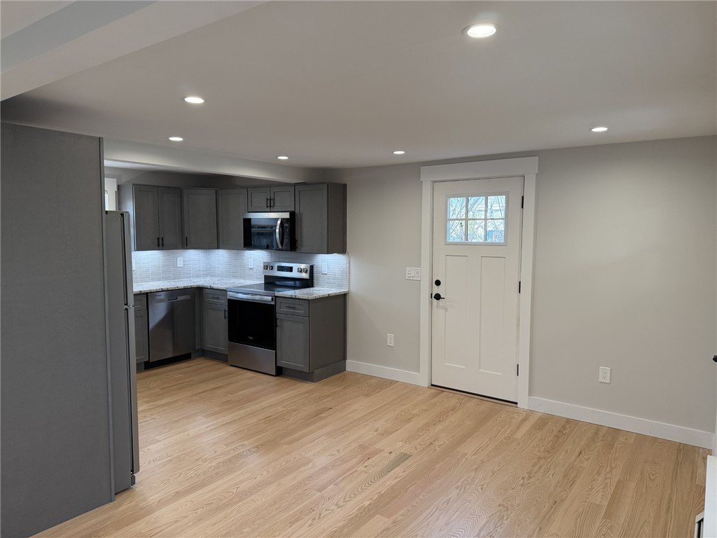 863 Main Street, Unit 1 East Greenwich, RI 02818 - Photo 5 of 11