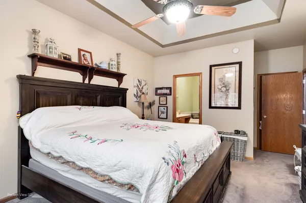 $549,000 | 10400 Emerald Avenue, Orland Park, IL 60467