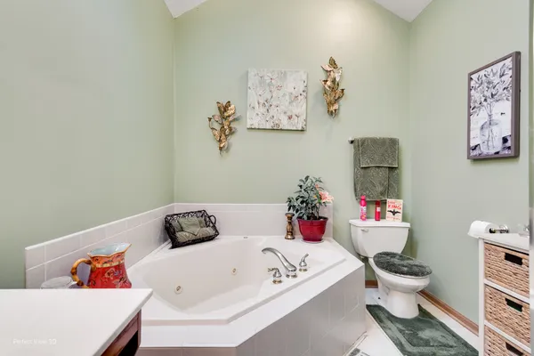$549,000 | 10400 Emerald Avenue, Orland Park, IL 60467