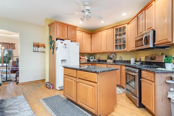 $549,000 | 10400 Emerald Avenue, Orland Park, IL 60467
