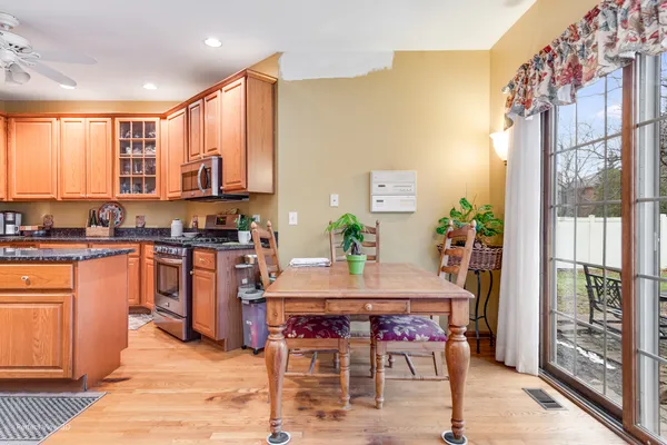 $549,000 | 10400 Emerald Avenue, Orland Park, IL 60467