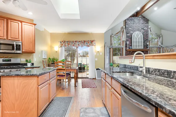 $549,000 | 10400 Emerald Avenue, Orland Park, IL 60467