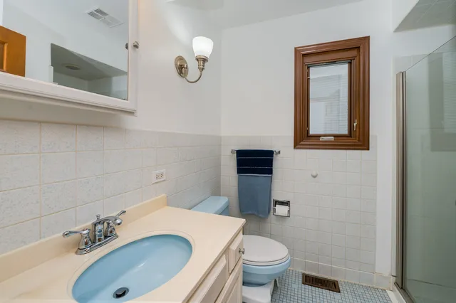 $398,000 | 900 Ruth Drive, Elgin, IL 60123