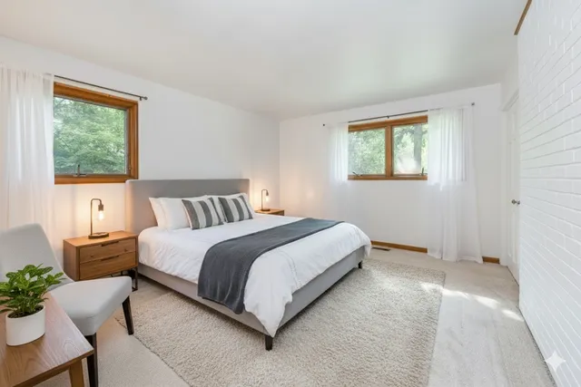 $398,000 | 900 Ruth Drive, Elgin, IL 60123