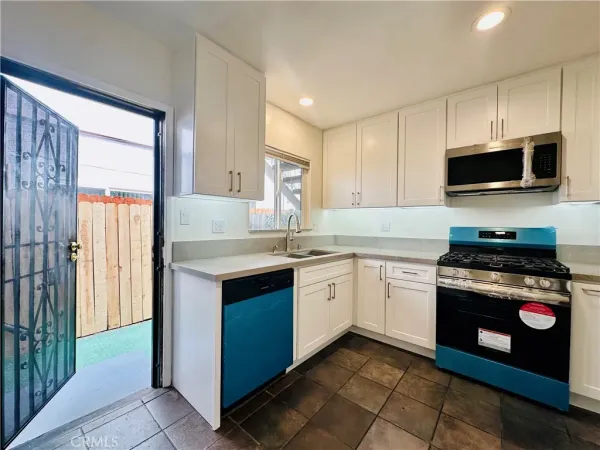 $2,495 | 4918 Tujunga Avenue, North Hollywood, CA 91601