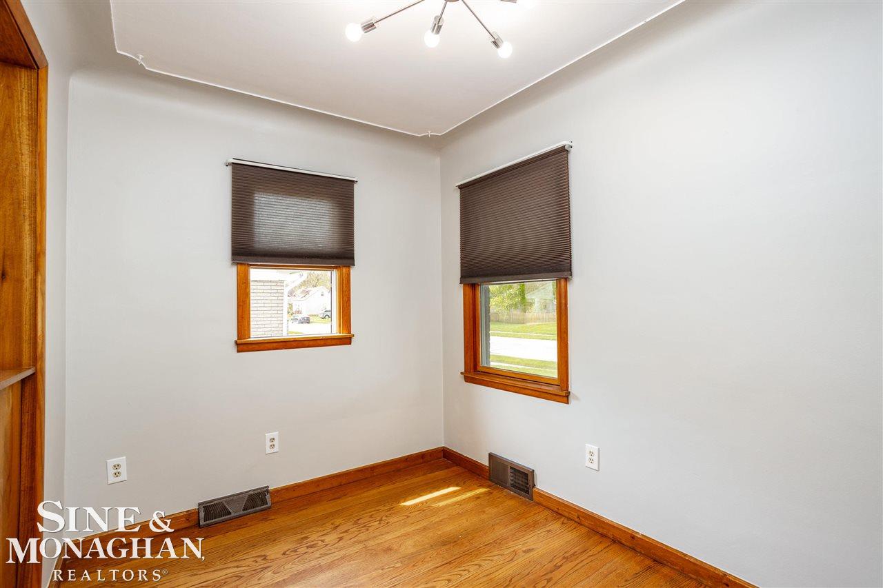 22152 Hayes Avenue Eastpointe, MI 48021 - Photo 14 of 44
