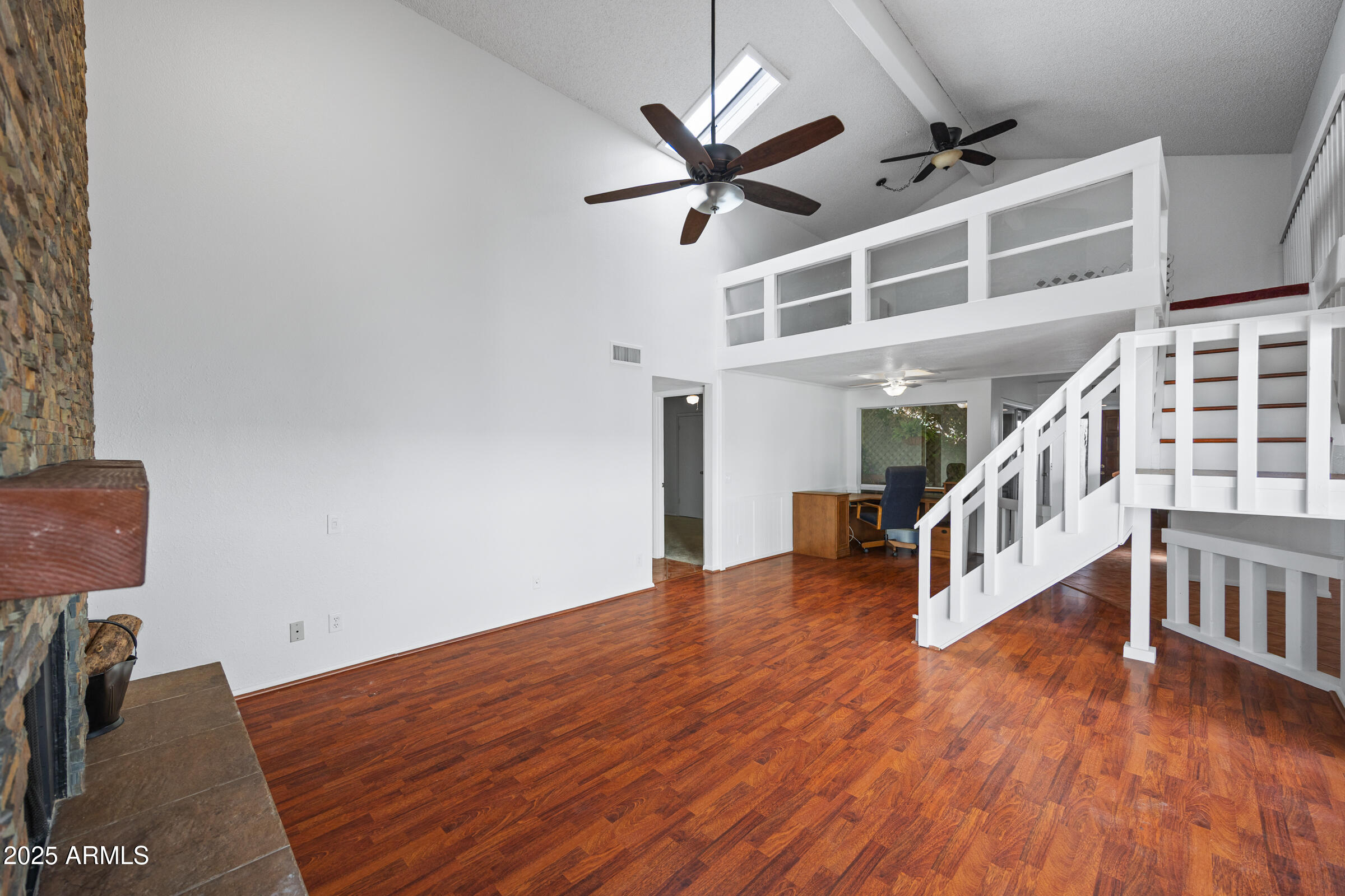 2911 West Cholla Street Phoenix, AZ 85029 - Photo 11 of 43 Living Room