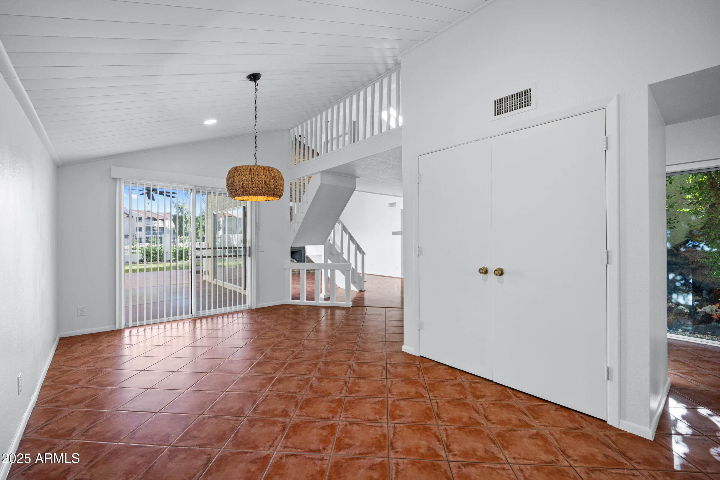 2911 West Cholla Street Phoenix, AZ 85029 - Photo 15 of 43 2911 W Cholla St-20