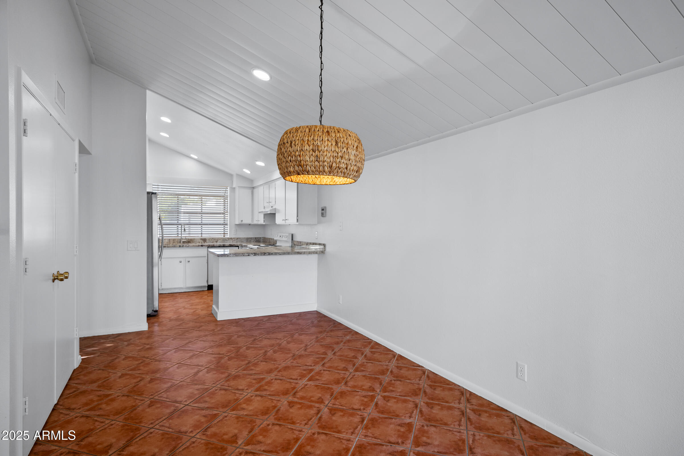 2911 West Cholla Street Phoenix, AZ 85029 - Photo 16 of 43 2911 W Cholla St-21