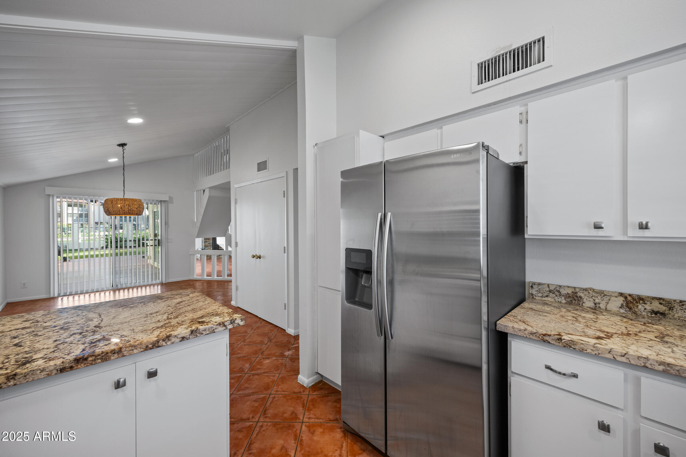 2911 West Cholla Street Phoenix, AZ 85029 - Photo 21 of 43 Kitchen