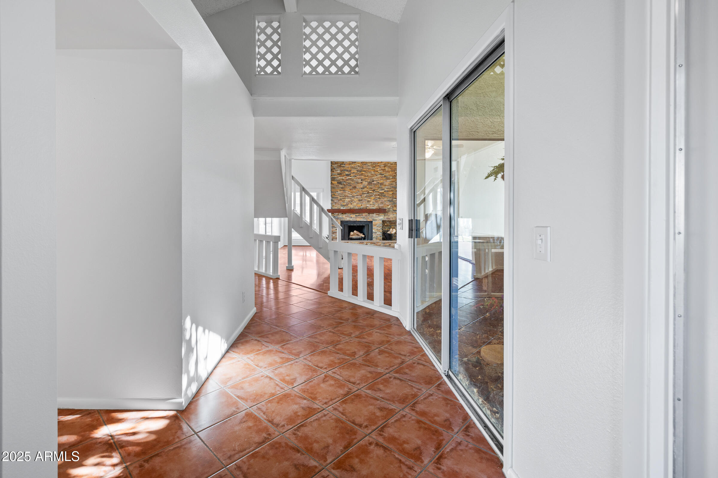 2911 West Cholla Street Phoenix, AZ 85029 - Photo 5 of 43 Entryway