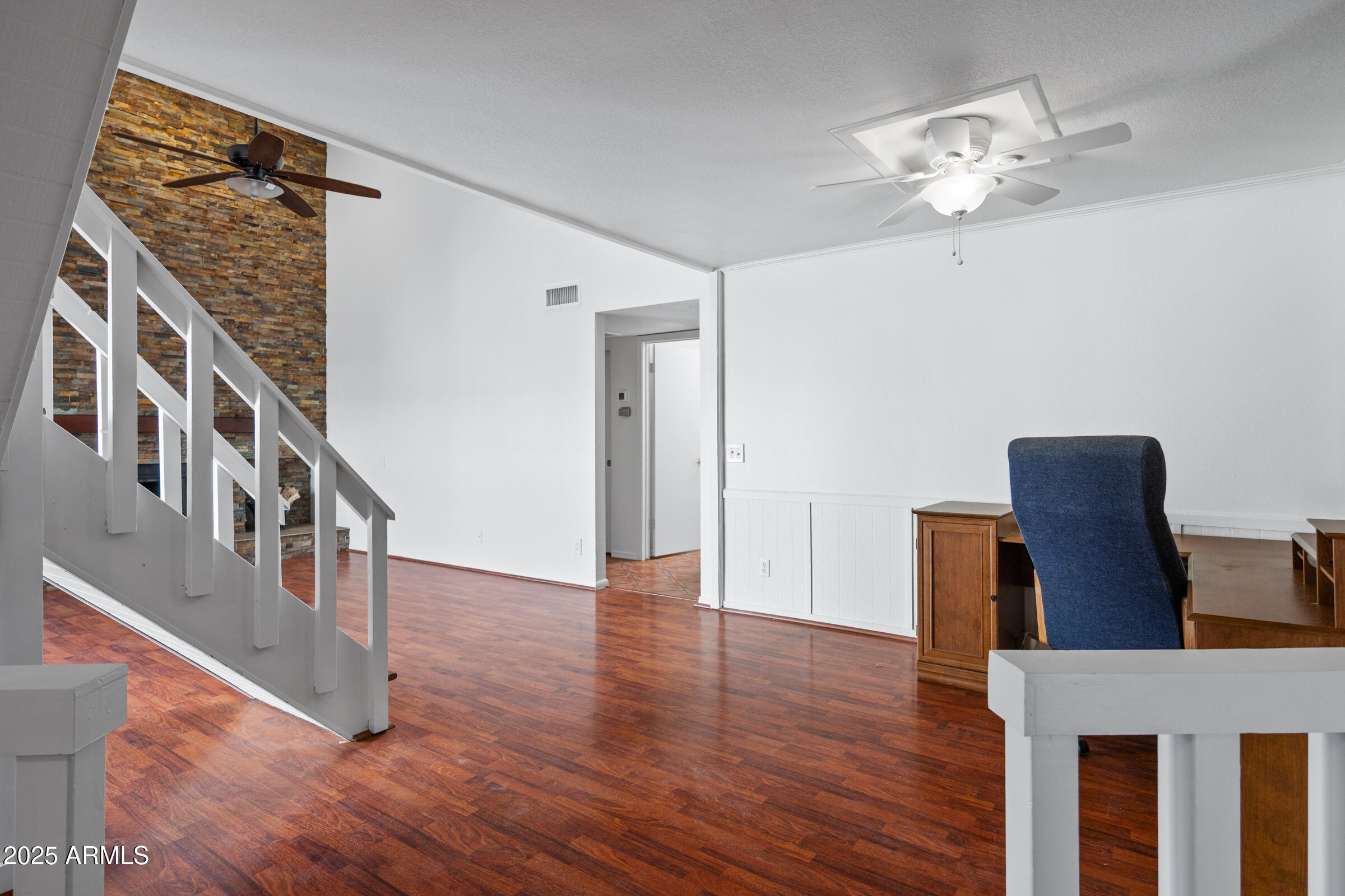 2911 West Cholla Street Phoenix, AZ 85029 - Photo 7 of 43 Family Room Entry