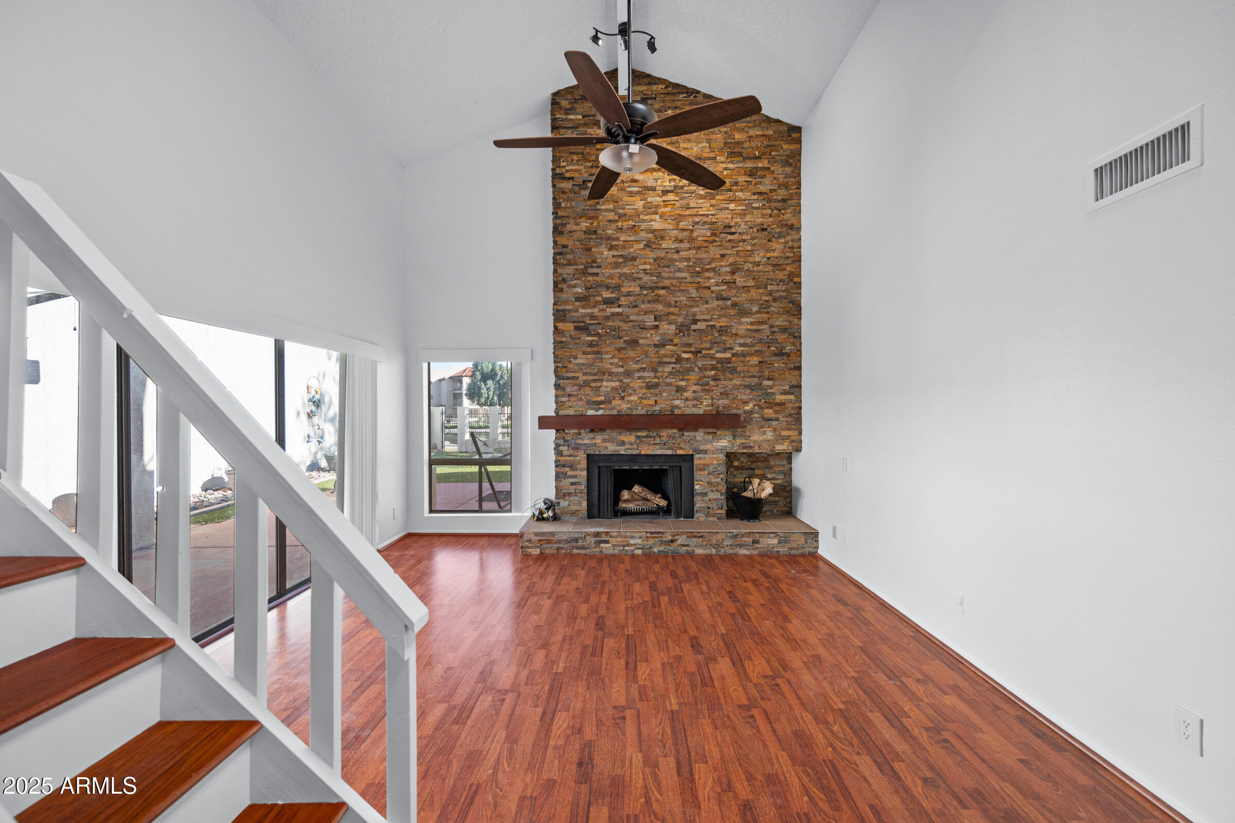 2911 West Cholla Street Phoenix, AZ 85029 - Photo 10 of 43 Family Room