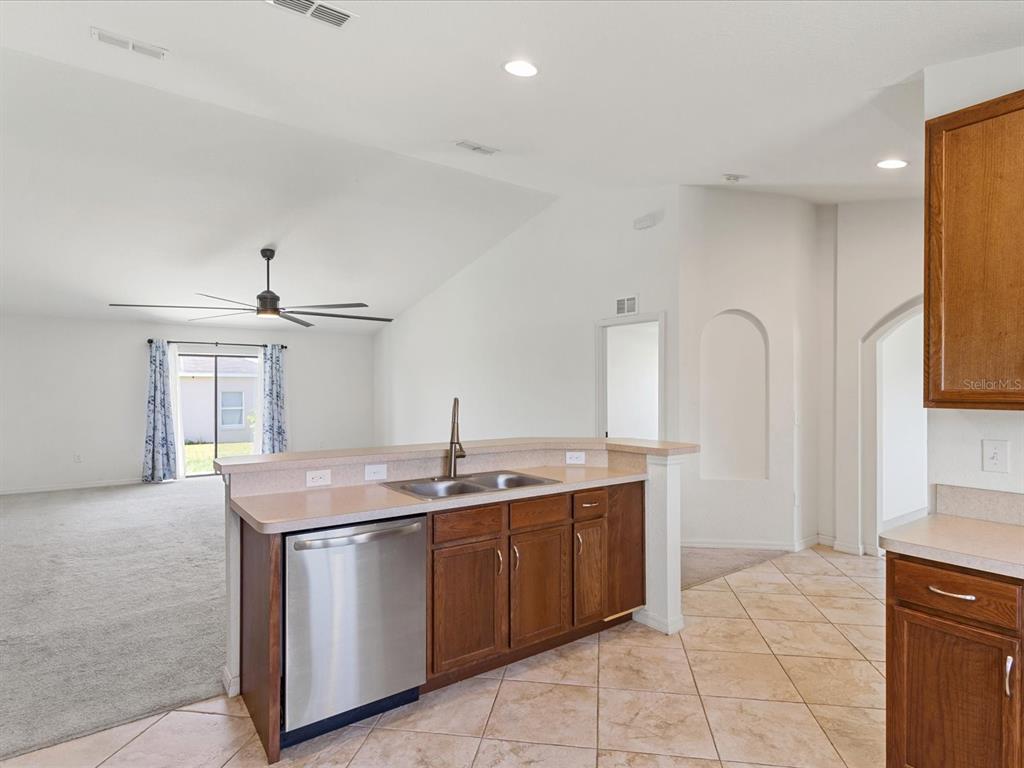 630 Valencia Court Dundee, FL 33838 - Photo 7 of 24