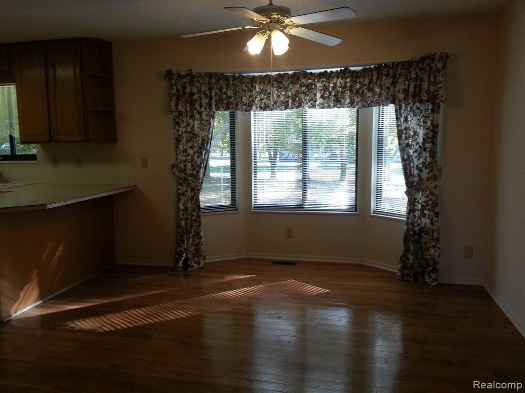 170 Myers Road Lapeer, MI 48446 - Photo 11 of 23 170 Myers dining.jpg