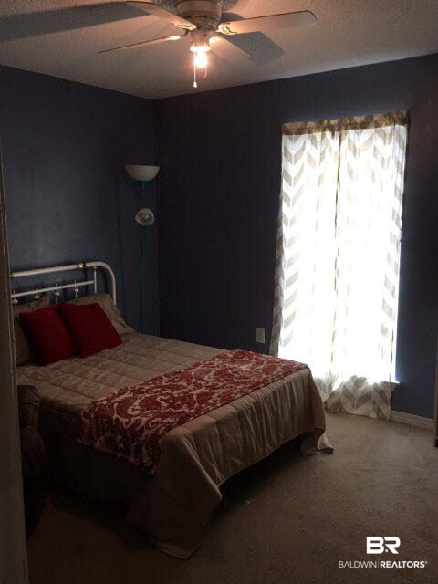 526 Meadow Lane Foley, AL 36535 - Photo 7 of 10 Guest room