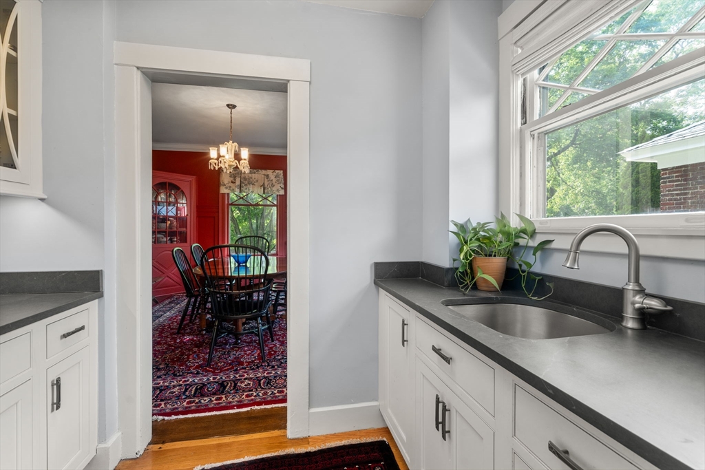 22 Whitman Road Worcester, MA 01609 - Photo 29 of 42