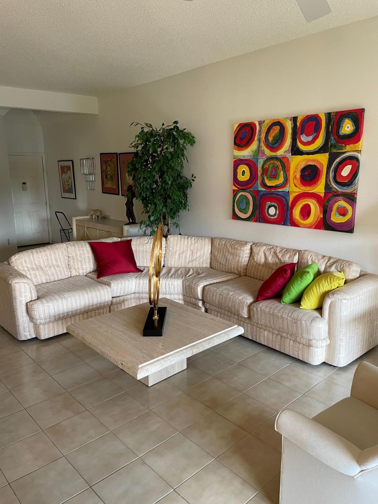7472 La Paz Boulevard, Unit 205 Boca Raton, FL 33433 - Photo 4 of 14 living room