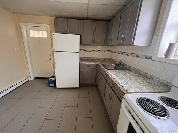 $1,450 | 824 Main Street, Unit 2R, Poughkeepsie, NY 12603
