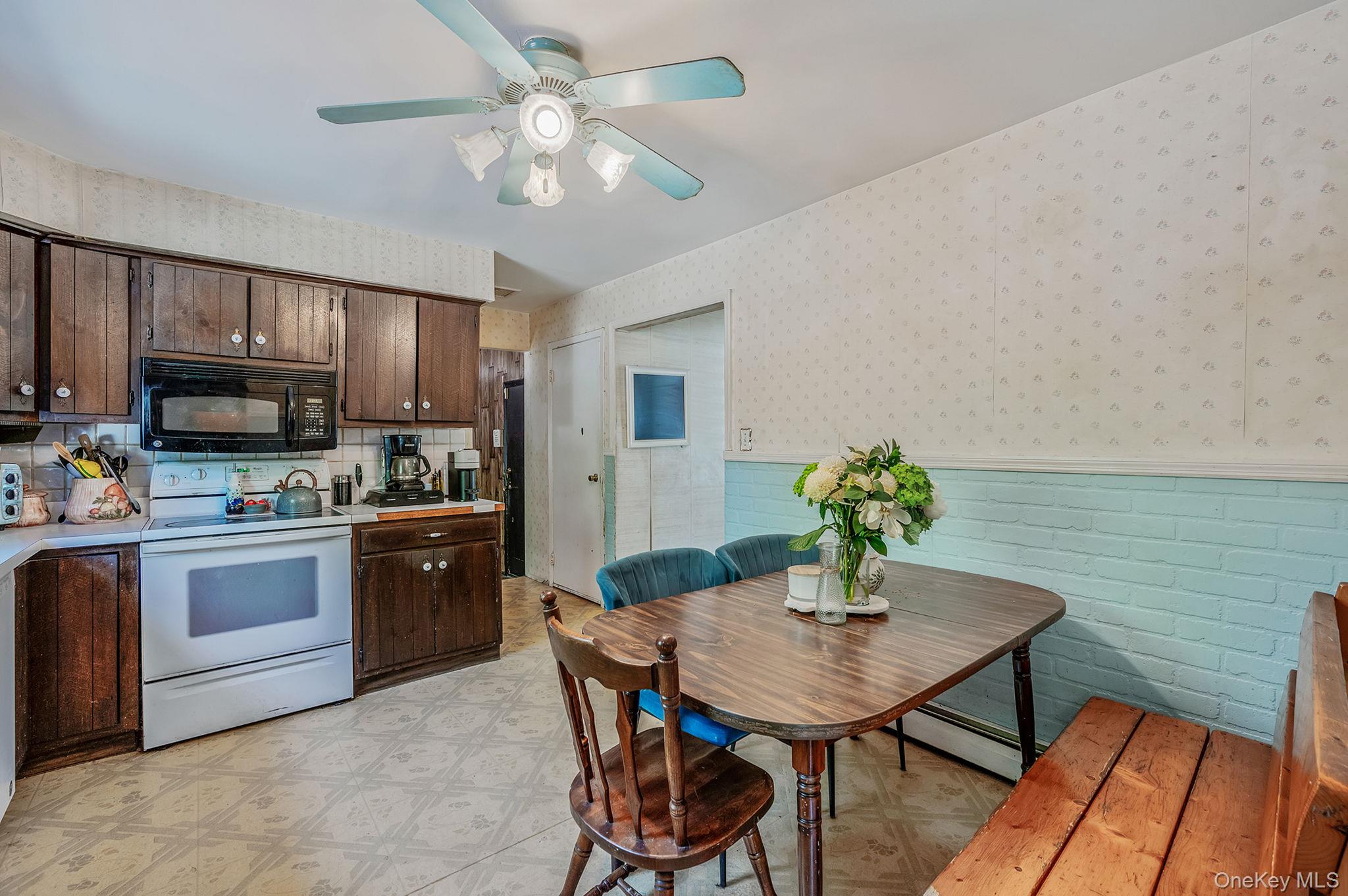 1335 August Road North Babylon, NY 11703 - Photo 15 of 40