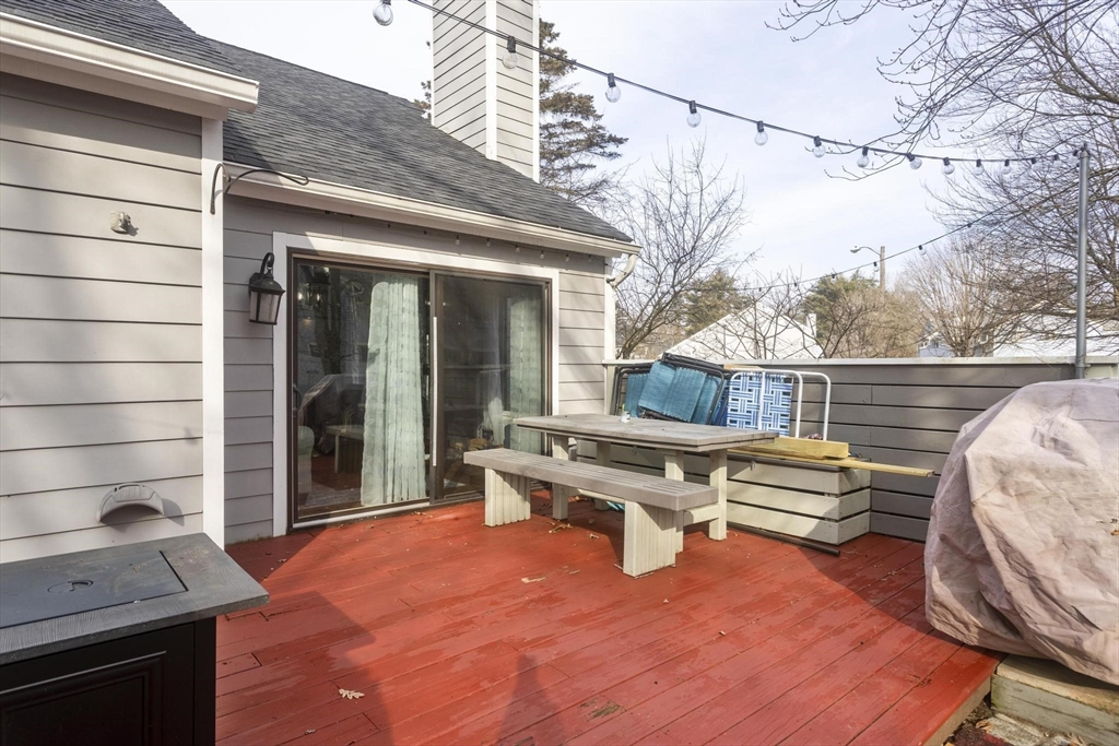 433 Nassau Drive, Unit 433 Springfield, MA 01129 - Photo 4 of 41 a outdoor space with a couch