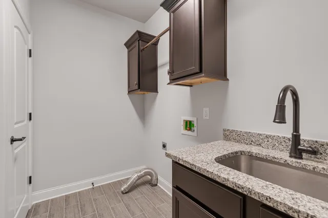 an empty room with mirror