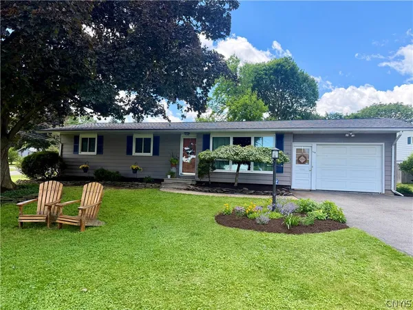 $249,900 | 114 Kimberly Drive East, Camillus, NY 13219