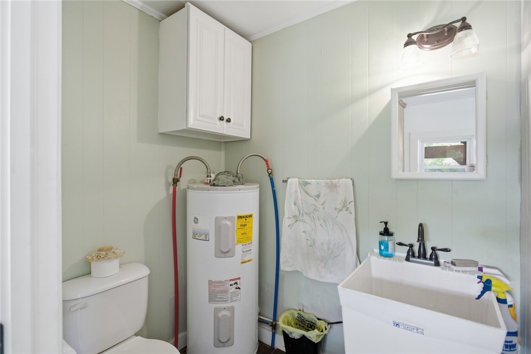 199 Williams Farm Road Westminster, SC 29693 - Photo 17 of 47 This functional utility room offers a practical space for household tasks.