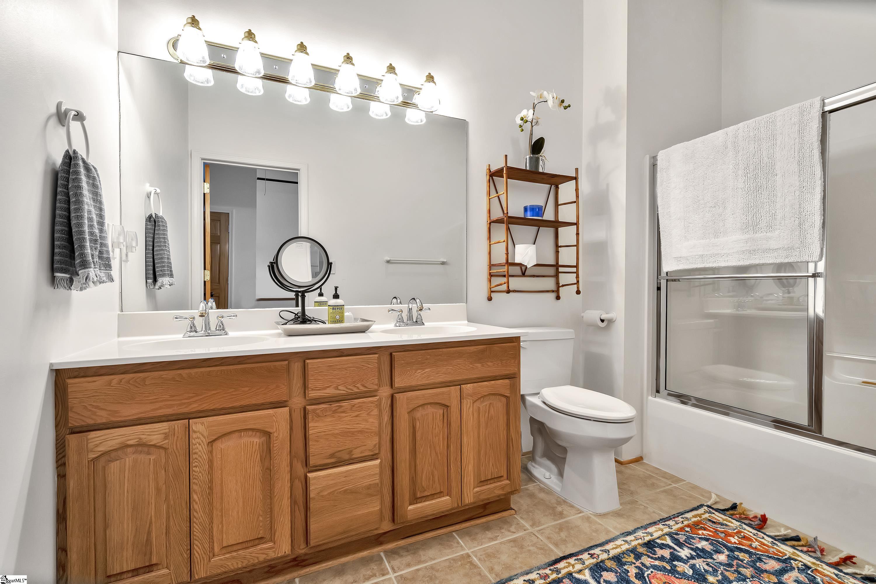 102 Russell Street, Unit 206 Easley, SC 29640 - Photo 22 of 33