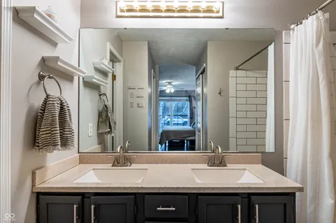 $275,000 | 9526 Settlement Drive West, Indianapolis, IN 46250