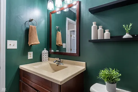 $275,000 | 9526 Settlement Drive West, Indianapolis, IN 46250