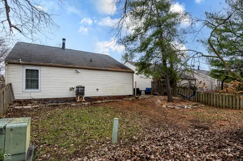 $275,000 | 9526 Settlement Drive West, Indianapolis, IN 46250