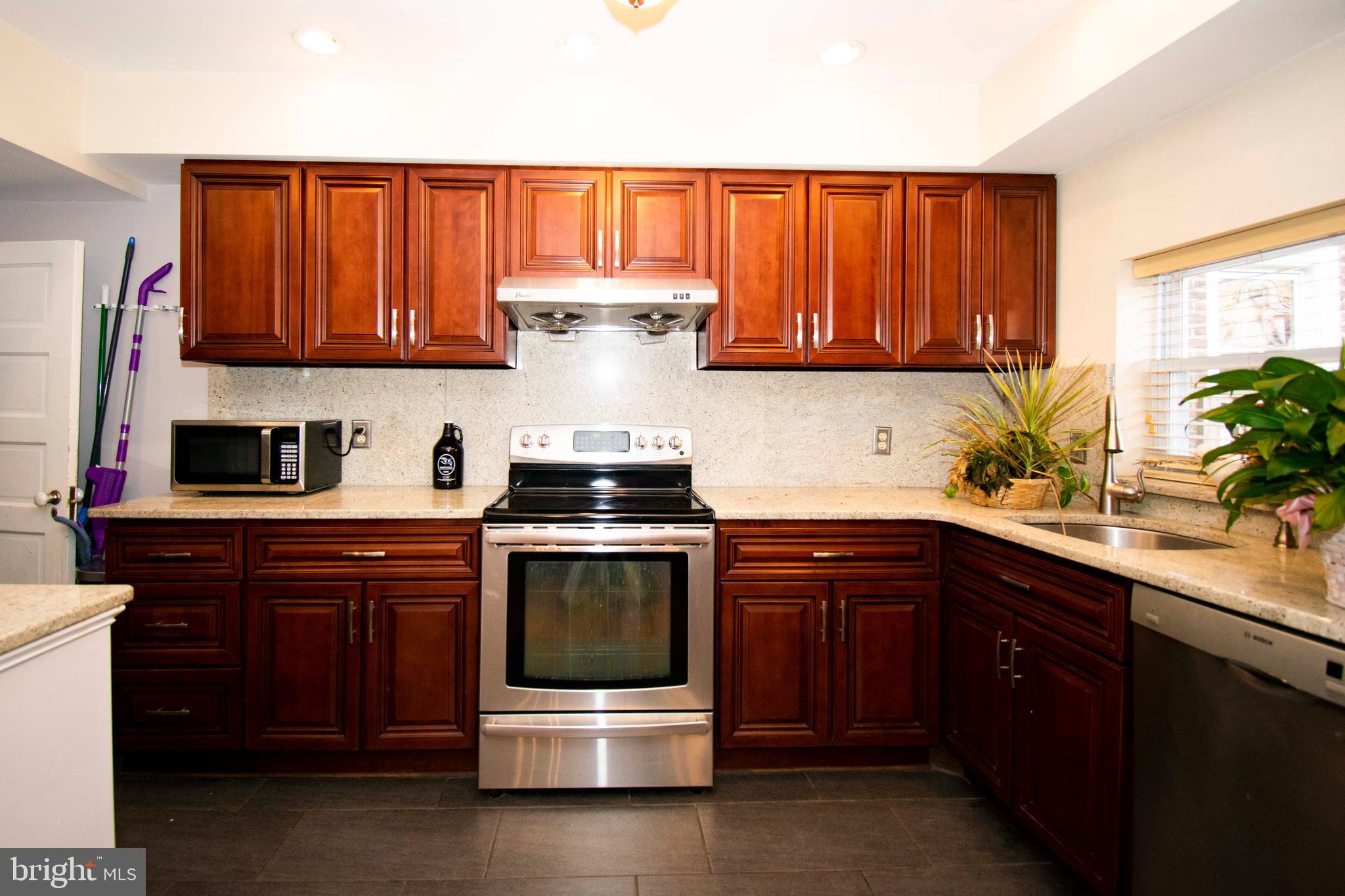 6449 Morris Park Road Philadelphia, PA 19151 - Photo 17 of 28 Gallery Image 17