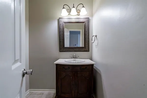 $3,200 | 75 Breezy Point Place, The Woodlands, TX 77381
