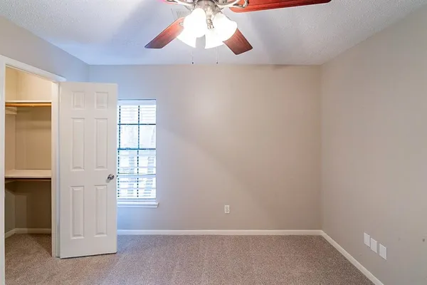 $3,200 | 75 Breezy Point Place, The Woodlands, TX 77381