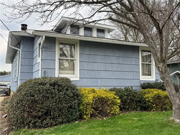 $1,500 | 411 Rainey Avenue, Grove City, PA 16127
