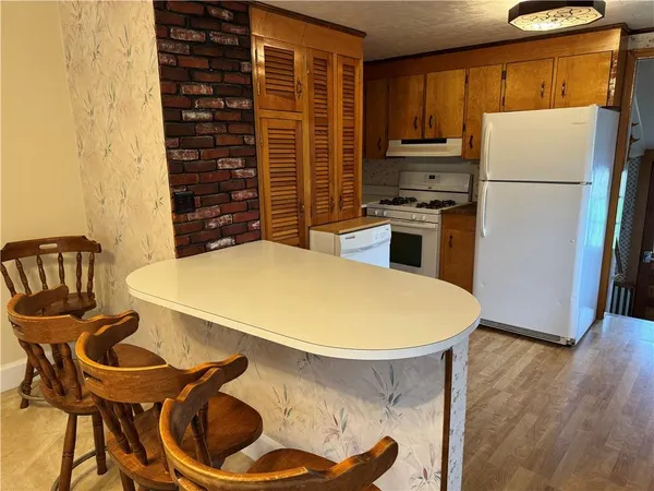$1,500 | 411 Rainey Avenue, Grove City, PA 16127