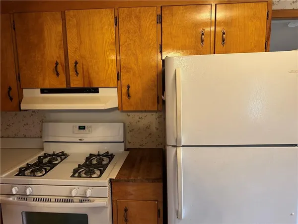 $1,500 | 411 Rainey Avenue, Grove City, PA 16127