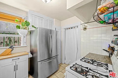 $1,250,000 | 6104 Winans Drive, Los Angeles, CA 90068